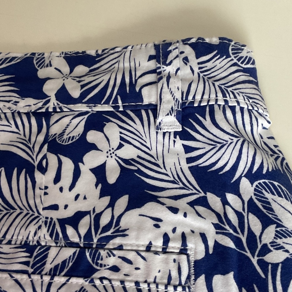 Stella Parker Women's Blue Floral Shorts - Picture 9 of 12